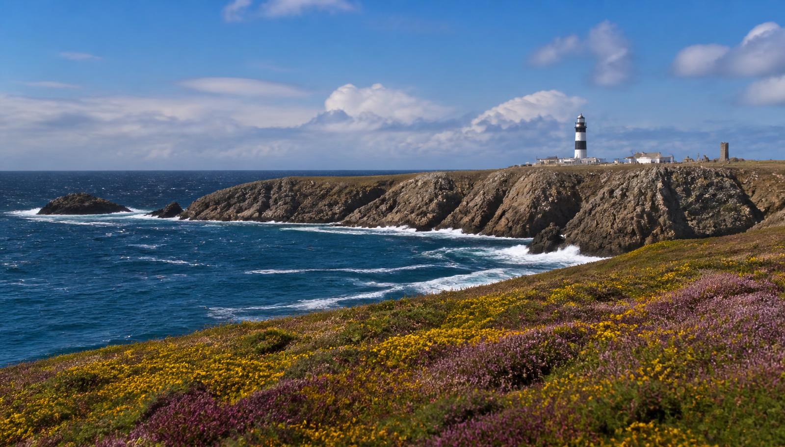 Illustration des paysages urbains et ruraux du département Finistère