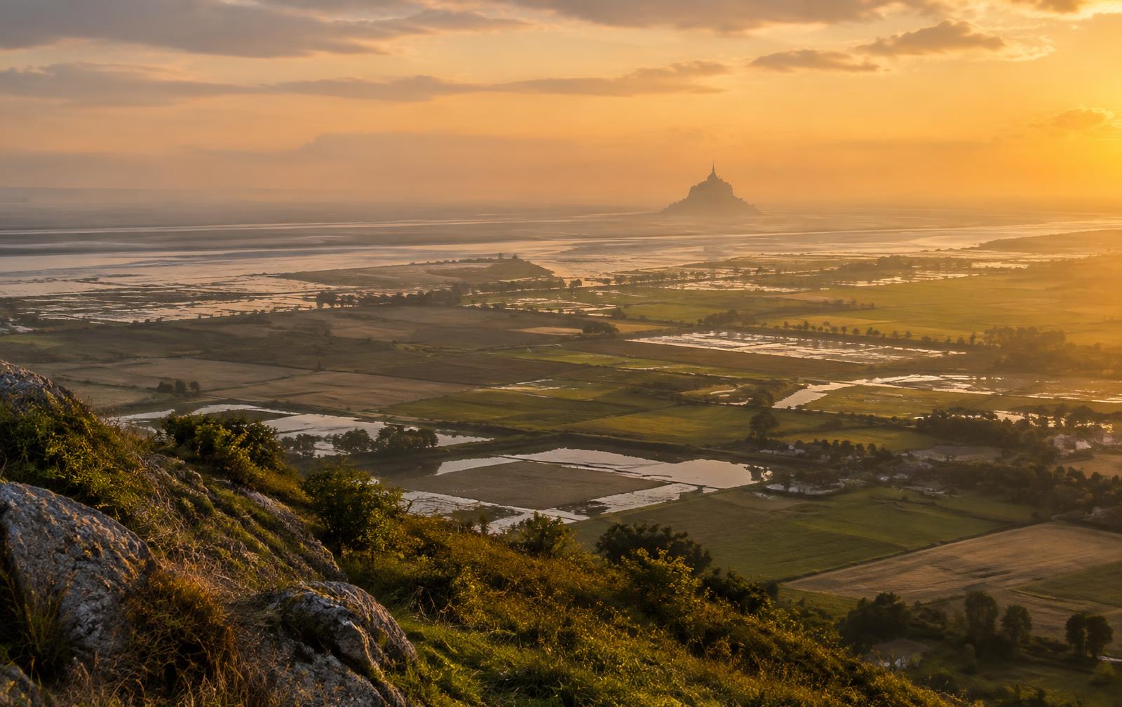 Marais et polders autour du Mont-Dol : chemins plats, prairies et butte de granit