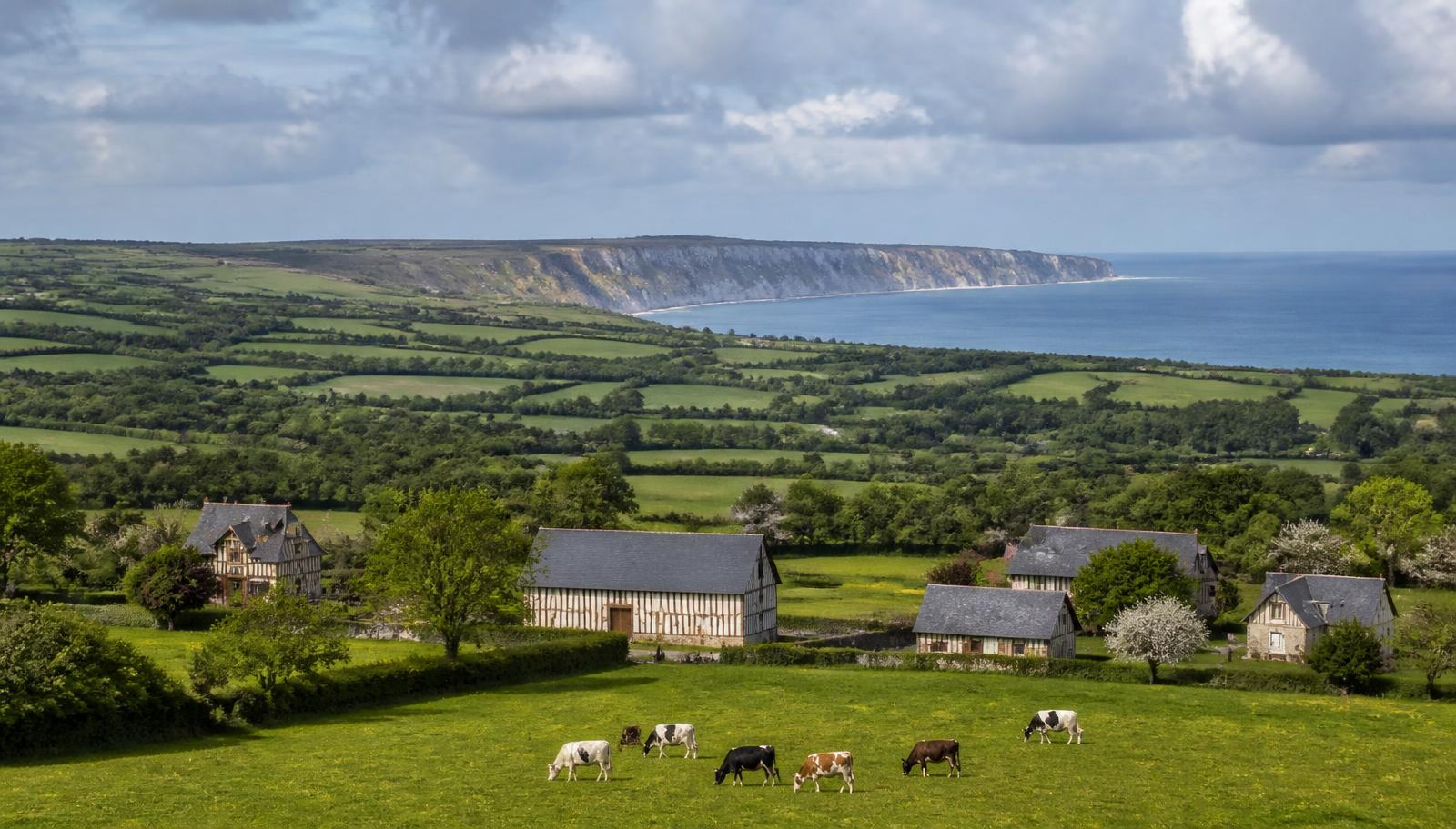 Illustration des paysages et de l'habitat de Normandie